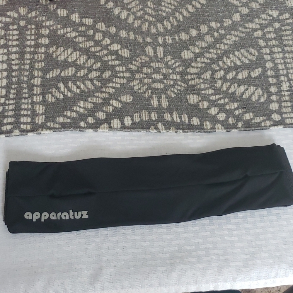 Apparatuz black sports belt